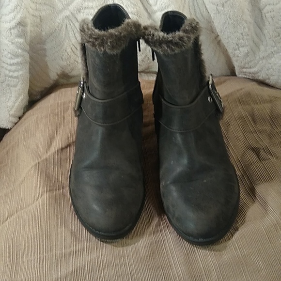 Boots - Picture 4 of 7